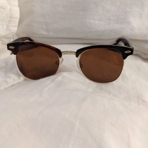 Brown retro sunglasses